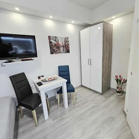 Cube Gray Mostar